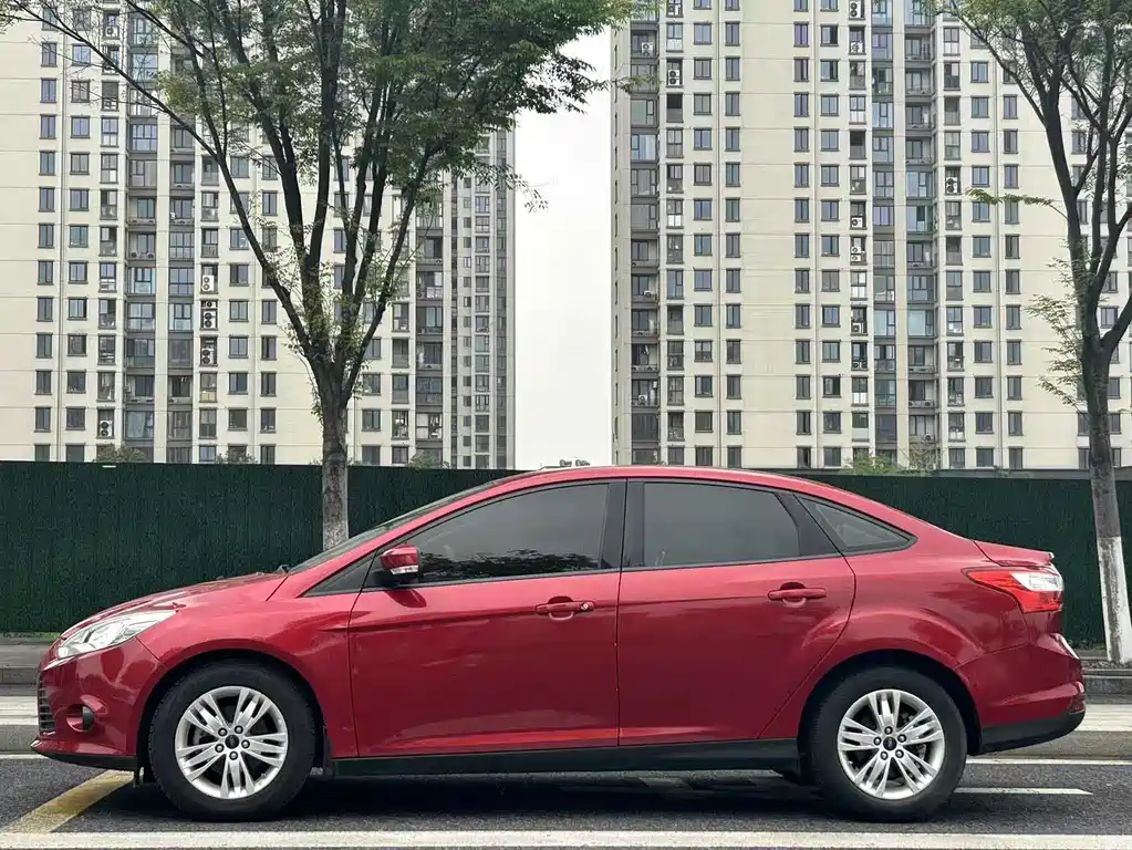 Ford Focus 2015 — фото 3