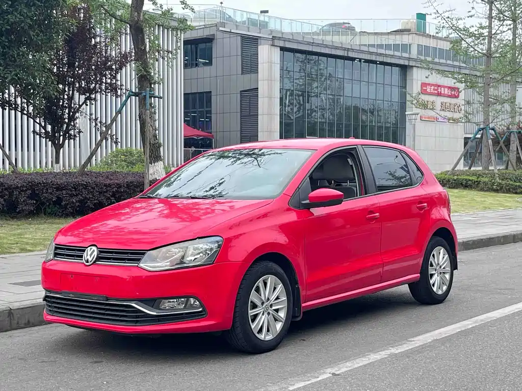 Volkswagen Polo 2015 — фото 1