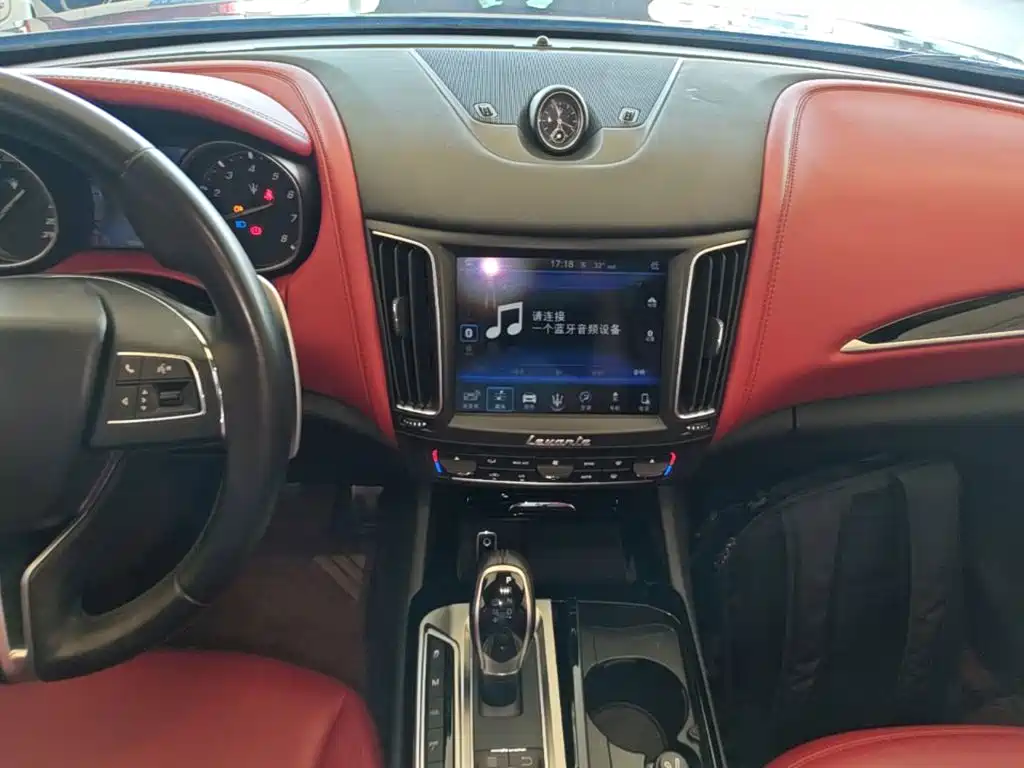 Maserati Levante 2019 — фото 13