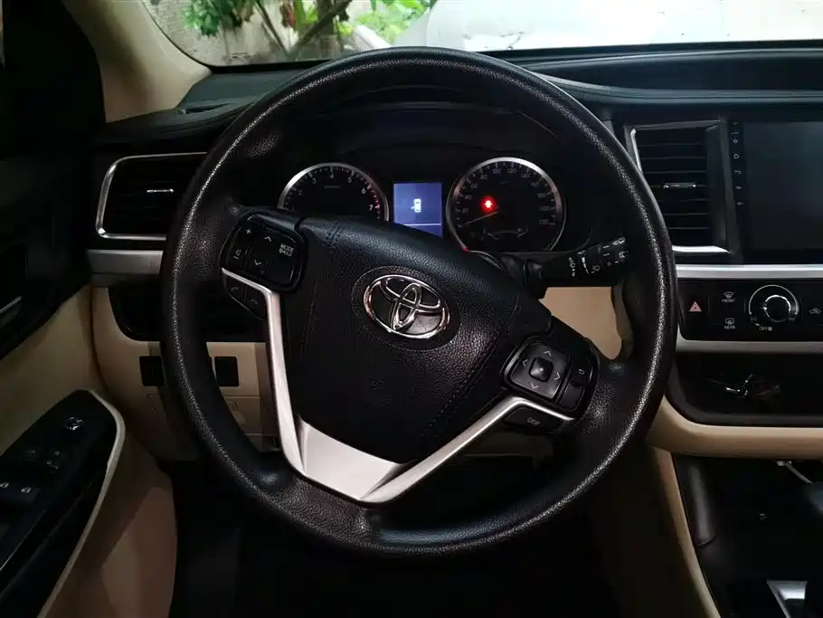 Toyota Highlander 2018 — фото 15