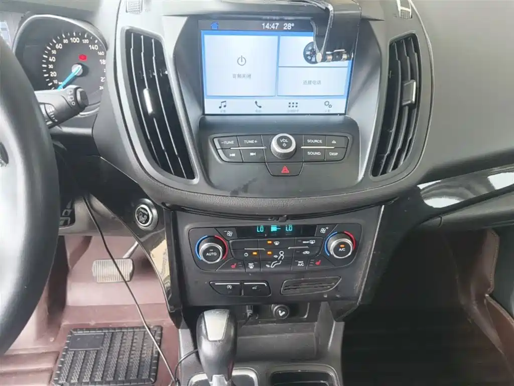 Ford Kuga 2017 — фото 13