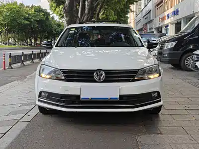 Volkswagen Sagitar 2018