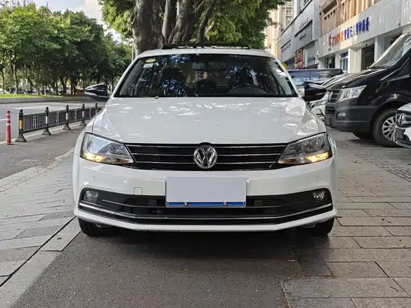 Volkswagen Sagitar 2018