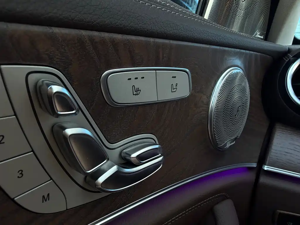 Mercedes-Benz E-Class 2019 — фото 14