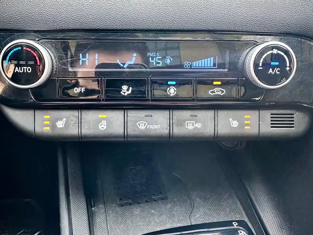 Hyundai Elantra 2023 — фото 19