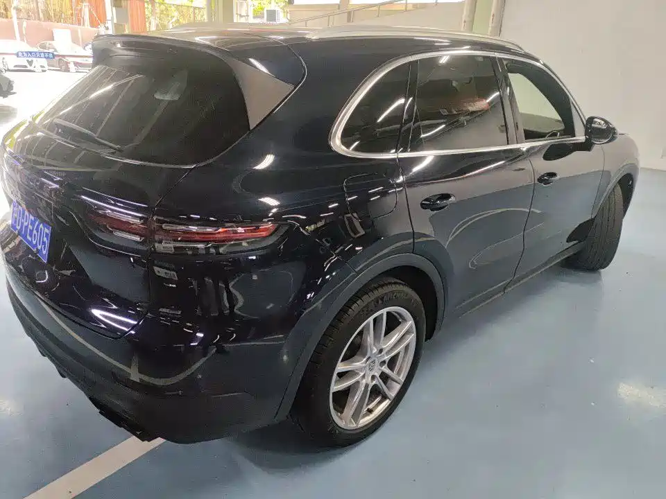 Porsche Cayenne 2019 — фото 14