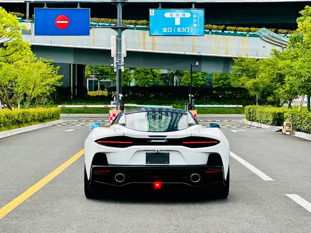 McLaren GT 2023 — фото 10