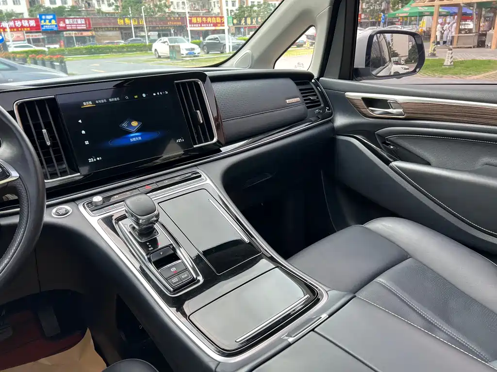GAC Motor Trumpchi M8 2022 — фото 16