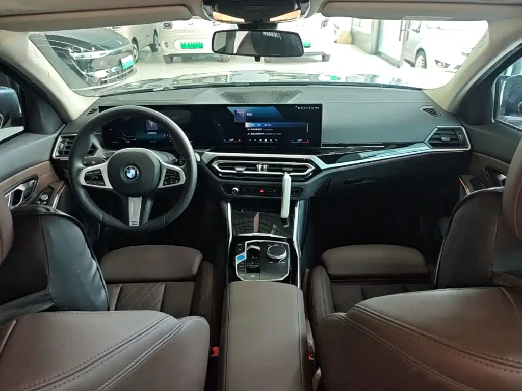 BMW i3 2024 — фото 10