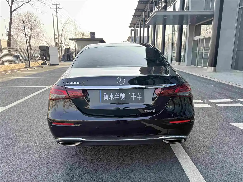 Mercedes-Benz E-Class 2023 — фото 17