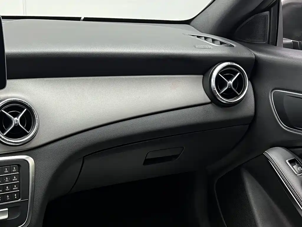 Mercedes-Benz CLA 2018 — фото 22