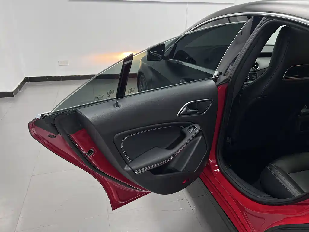 Mercedes-Benz CLA 2018 — фото 30