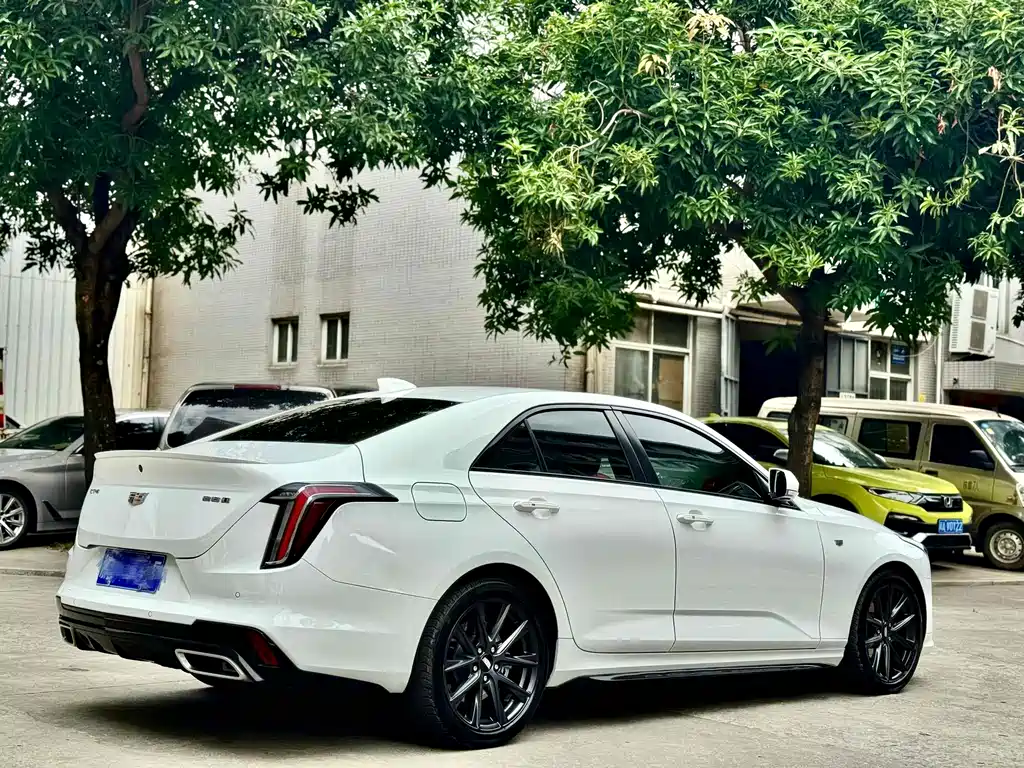 Cadillac CT4 2021 — фото 18