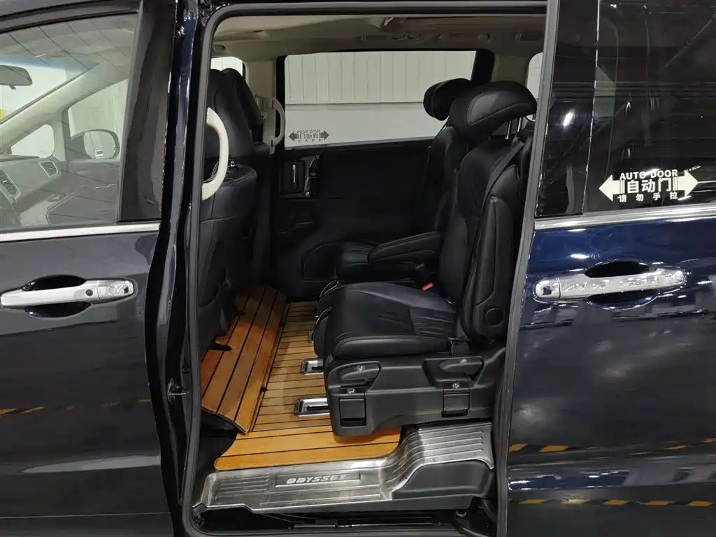 Honda Odyssey 2019 — фото 15
