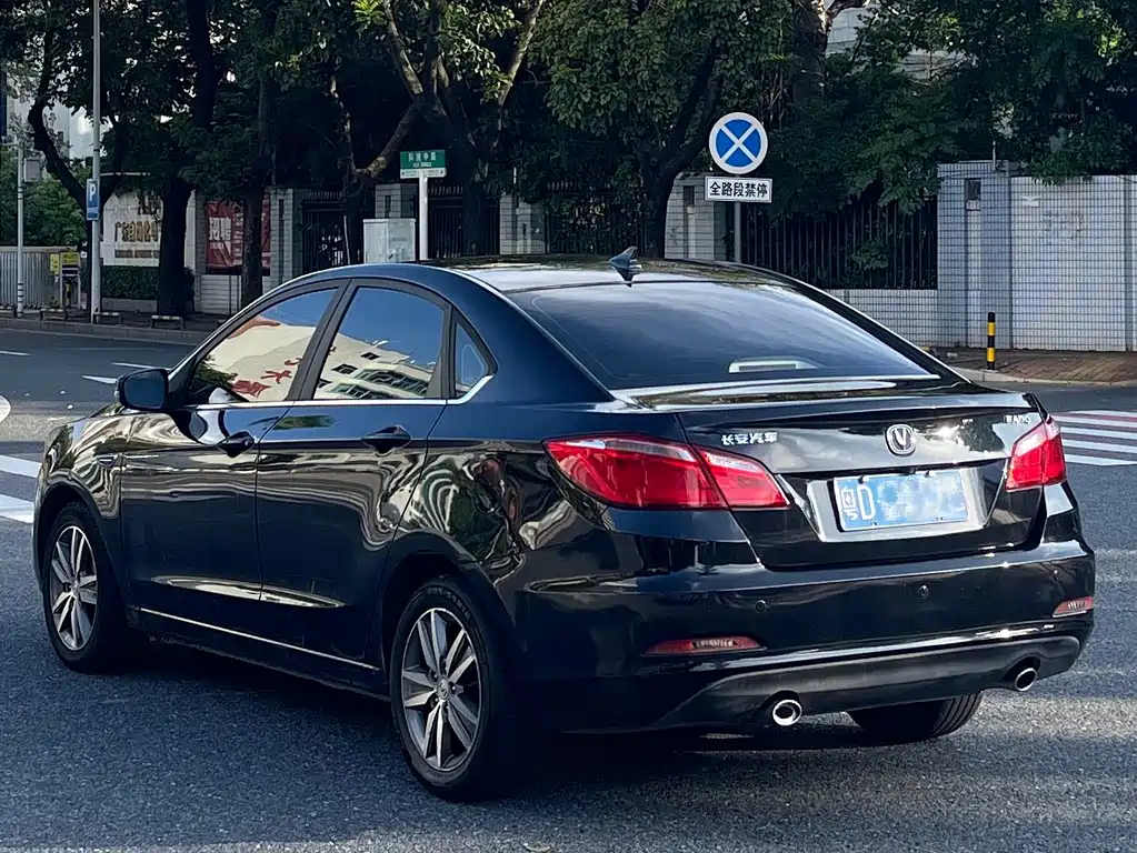 Changan Eado 2018 — фото 3