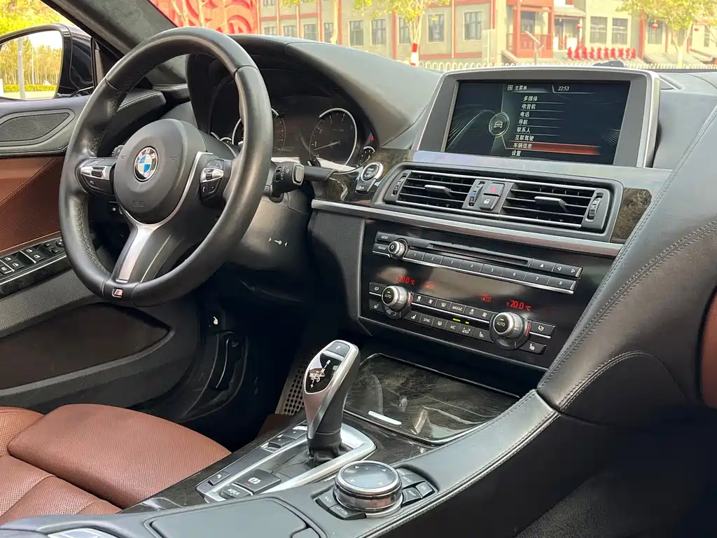 BMW 6 Series 2015 — фото 18