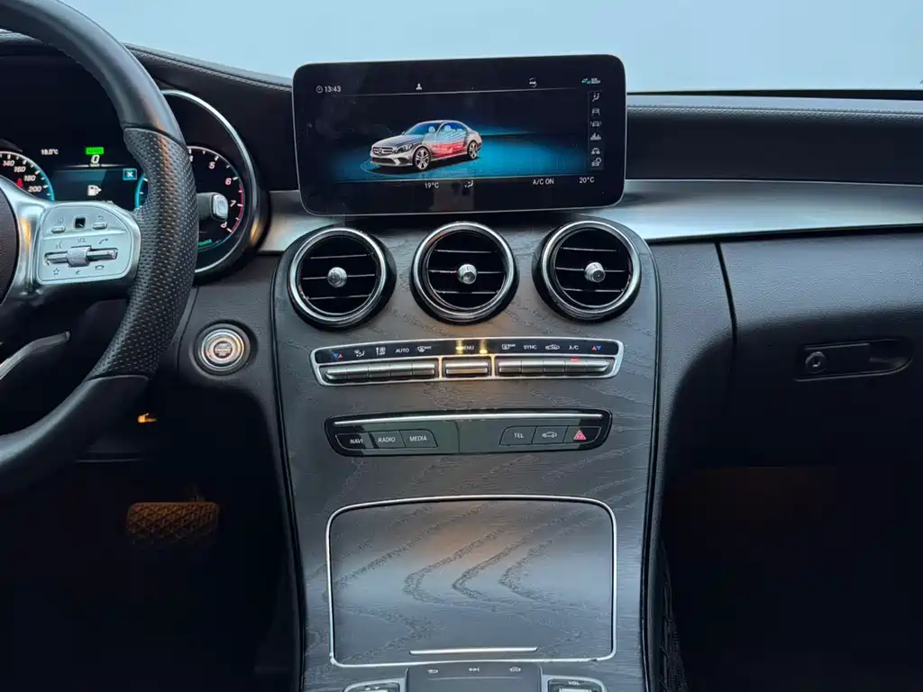 Mercedes-Benz C-Class 2019 — фото 14