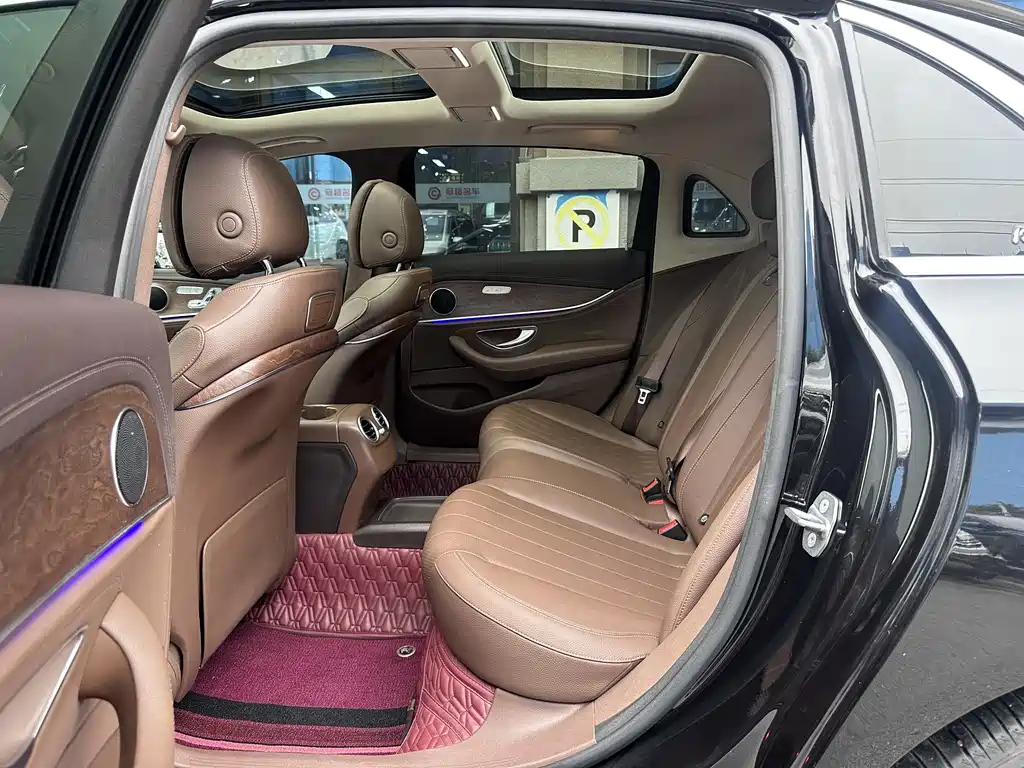 Mercedes-Benz E-Class 2018 — фото 14