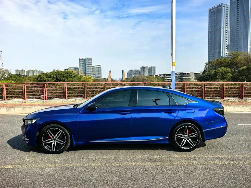 Honda Accord 2018 — фото 23