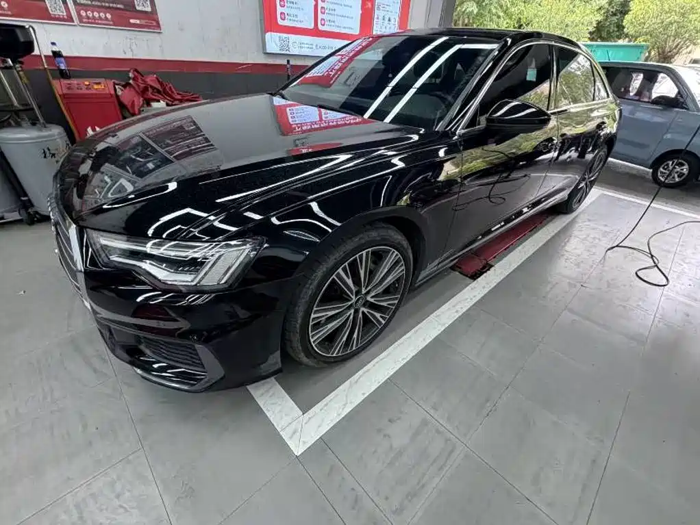 Audi A6L 2022