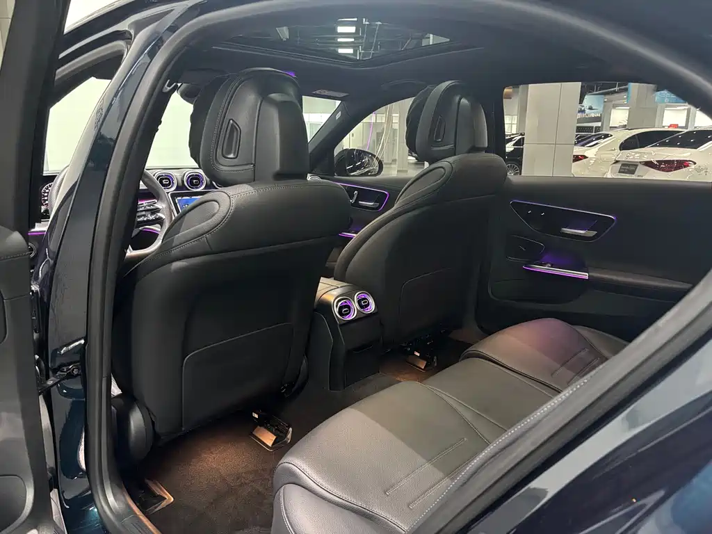 Mercedes-Benz C-Class 2024