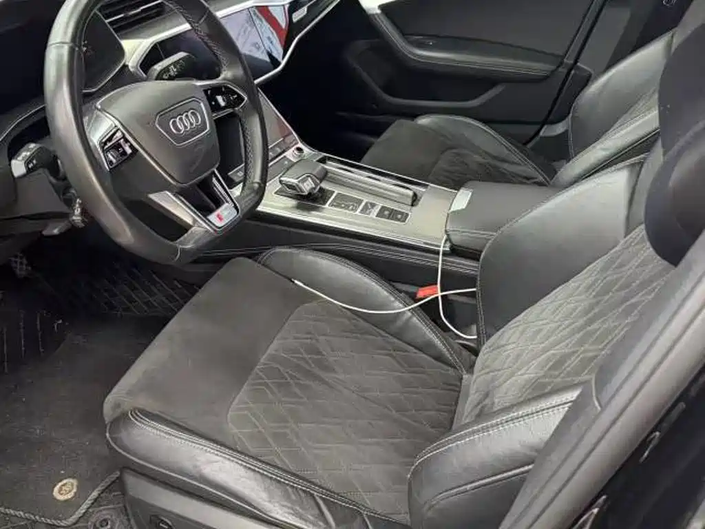 Audi A6L 2022