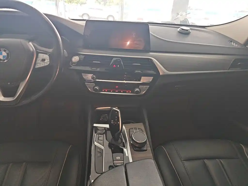 BMW 6 Series GT 2020 — фото 13