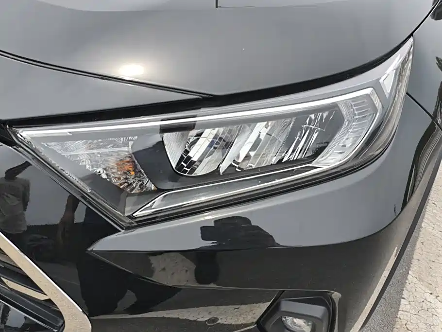 Toyota RAV4 2025