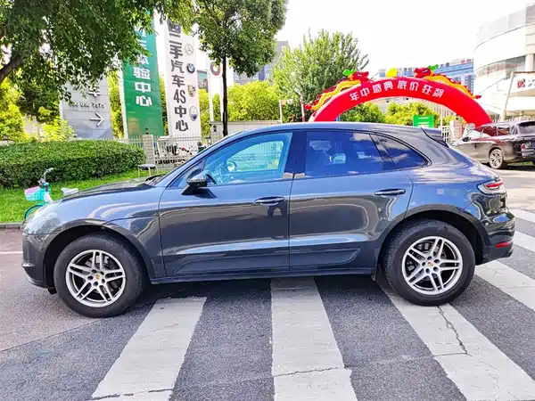 Porsche Macan 2021