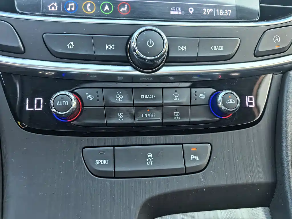 Buick LaCrosse 2020 — фото 18