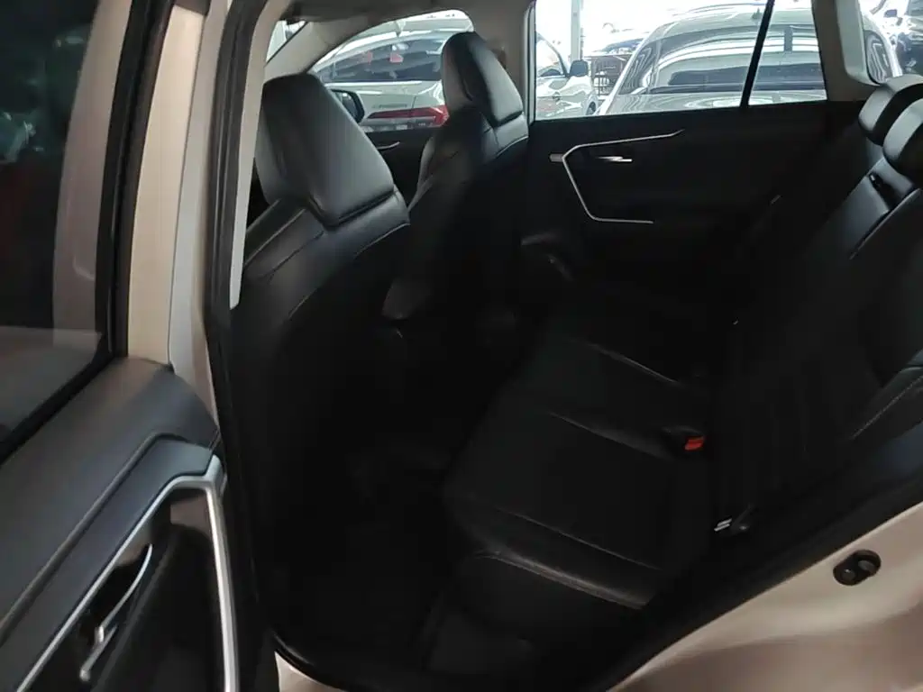 Toyota Wildlander 2022 — фото 17