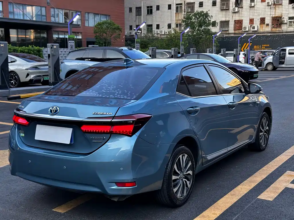 Toyota Corolla 2015 — фото 8