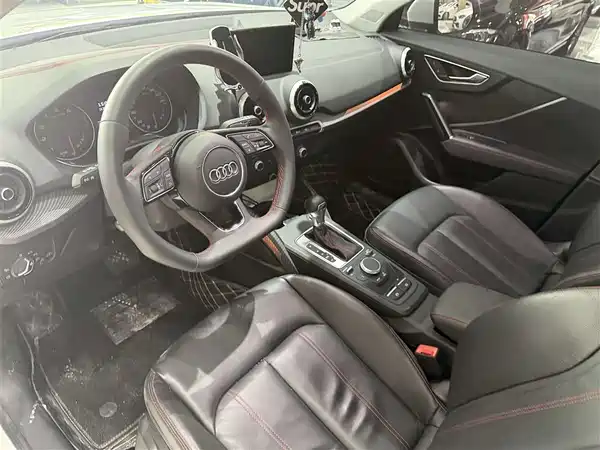 Audi Q2L 2023