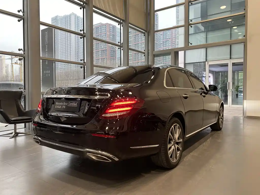 Mercedes-Benz E-Class 2020 — фото 18