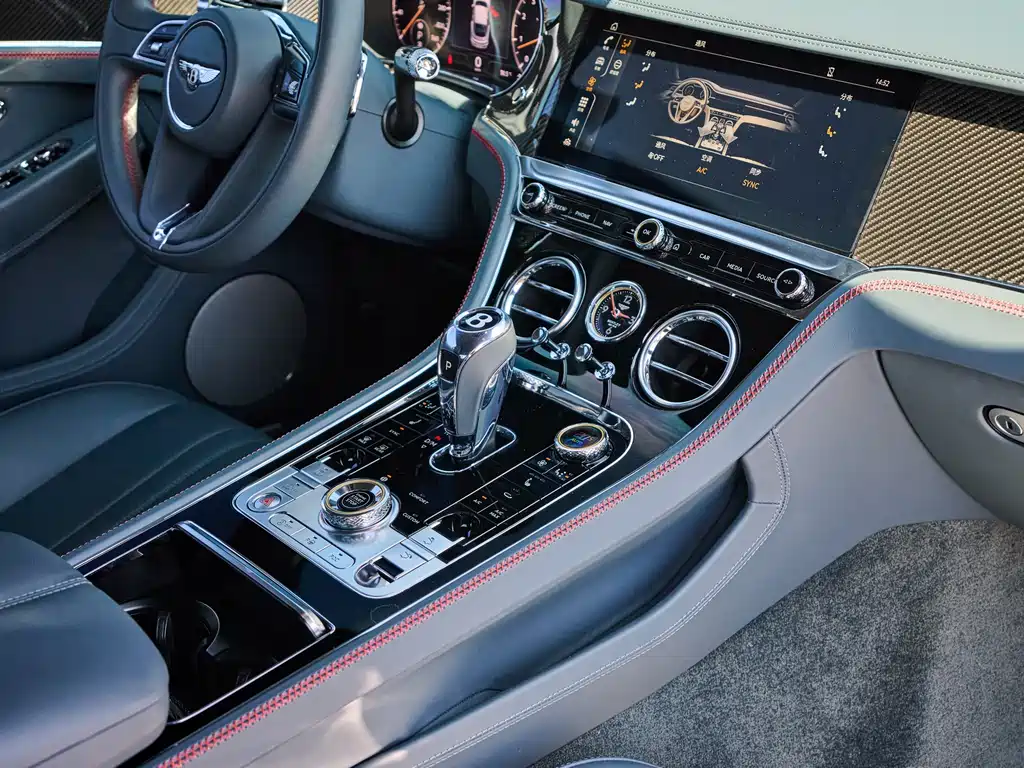 Bentley Continental 2023 — фото 17