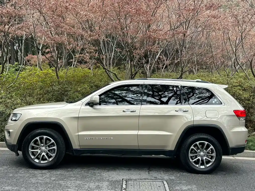 Jeep Grand Cherokee 2017 — фото 5