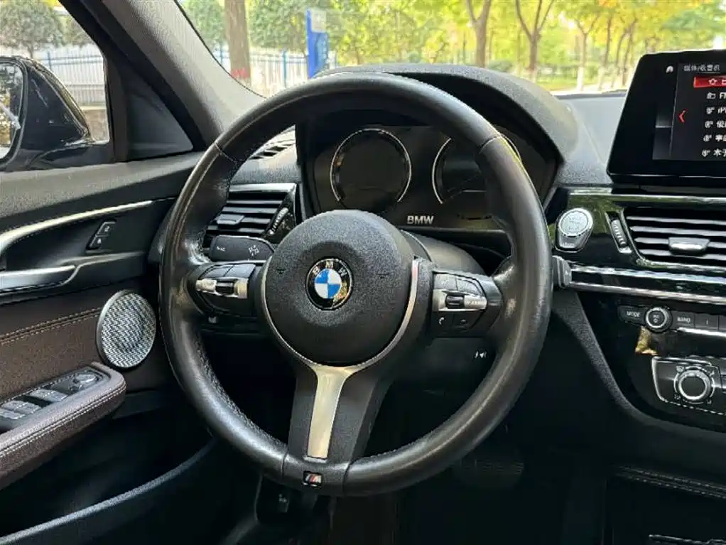BMW 1 Series 2023 — фото 14