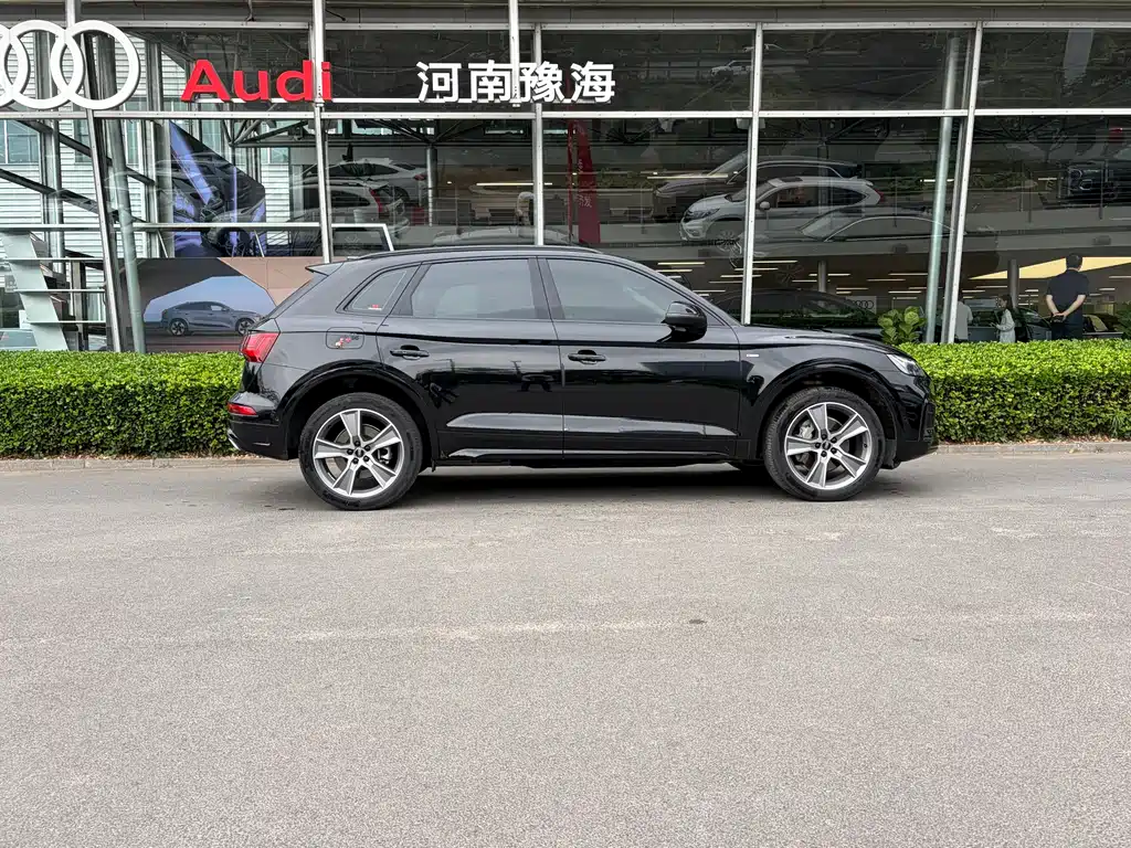 Audi Q5L 2023 — фото 3
