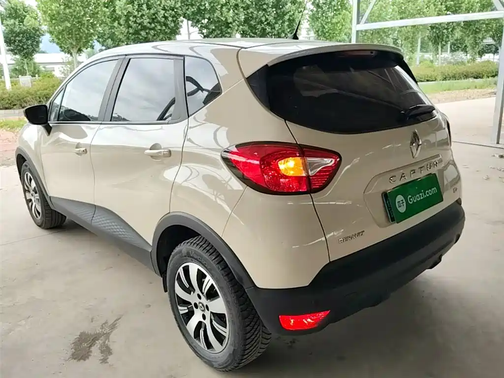 Renault Captur 2018 — фото 5