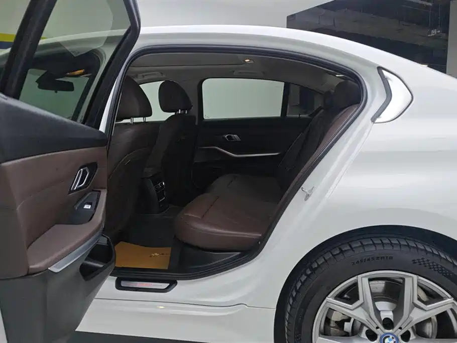BMW i3 2023 — фото 11