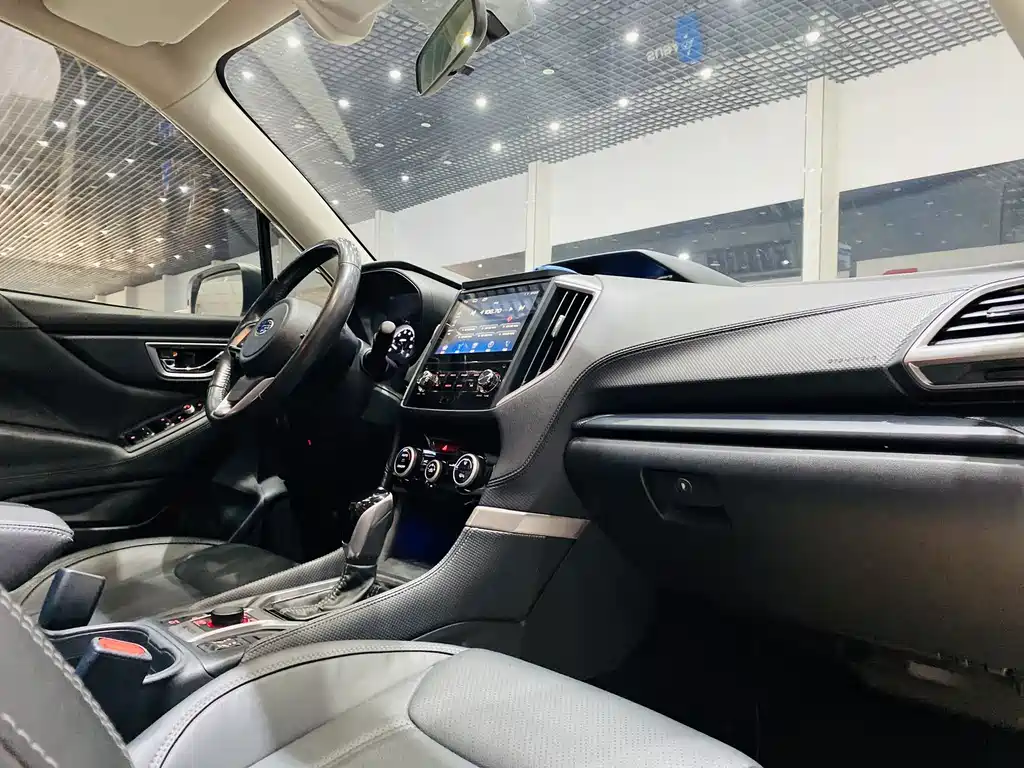 Subaru Forester 2020 — фото 8