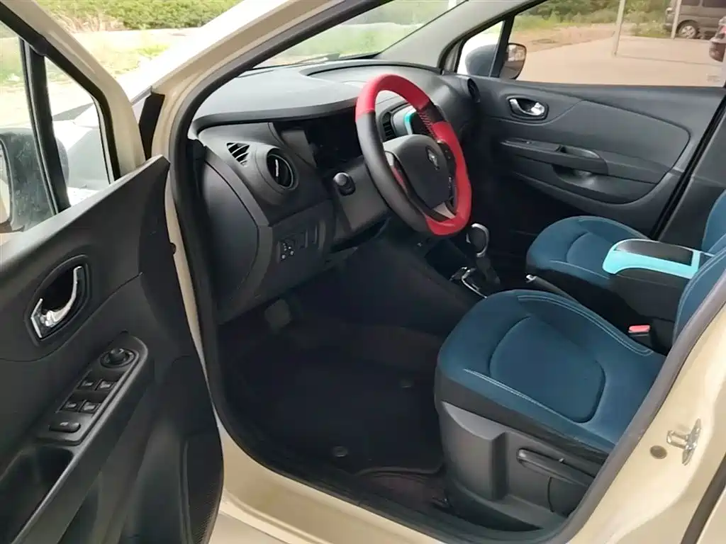 Renault Captur 2018 — фото 16