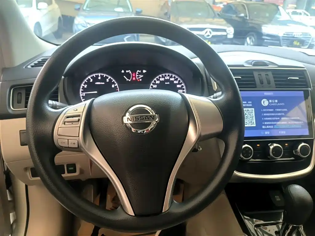 Nissan Tiida 2016 — фото 11