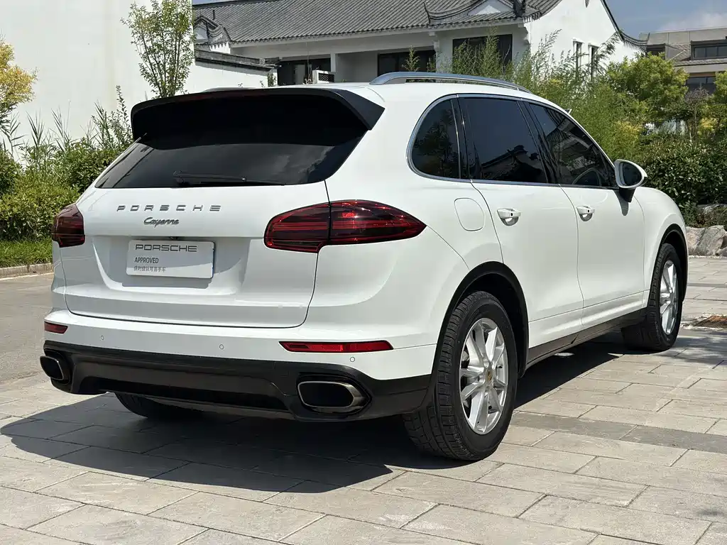Porsche Cayenne 2015 — фото 16