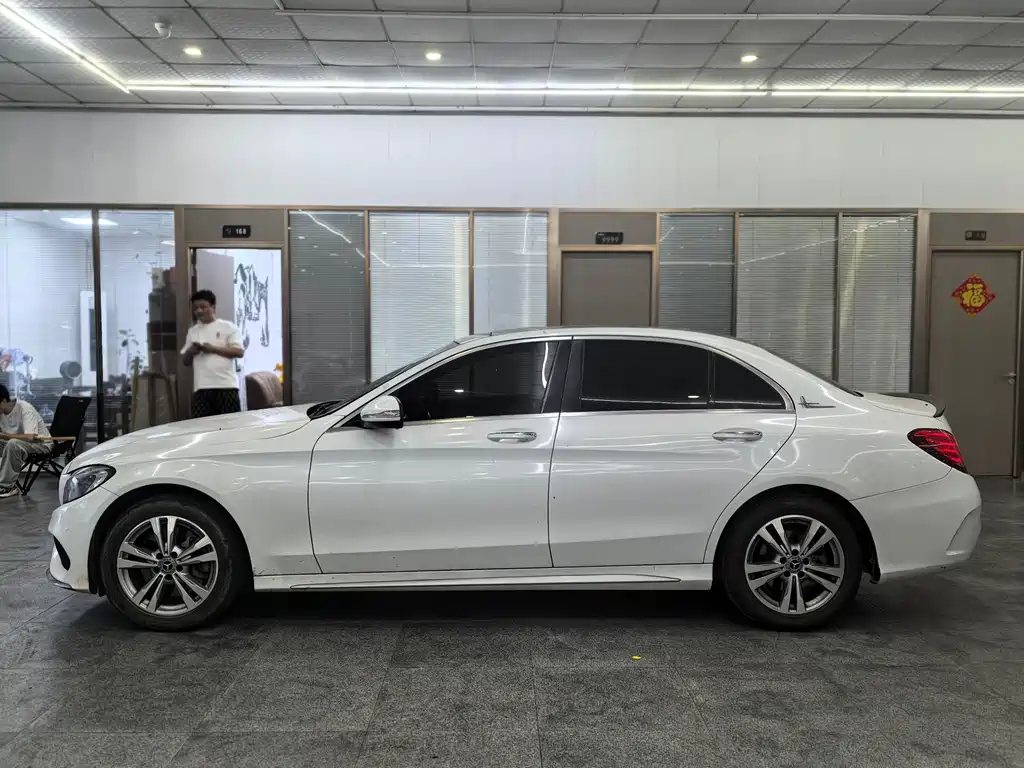 Mercedes-Benz C-Class 2018