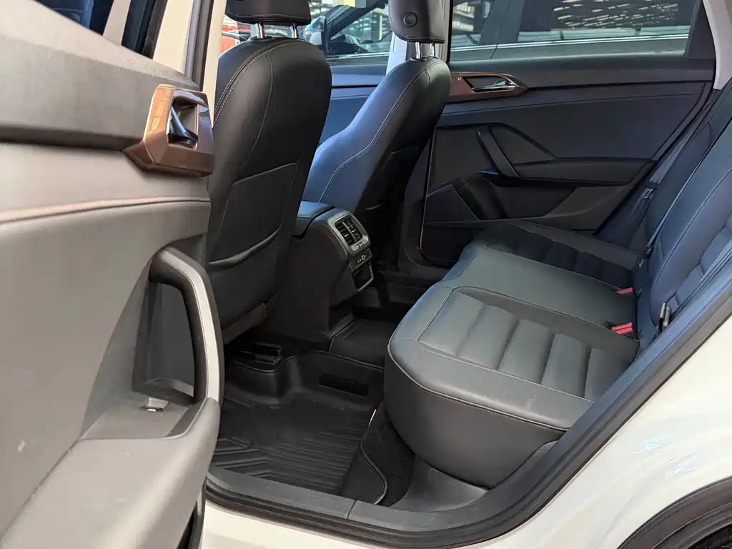 Volkswagen Tharu 2020