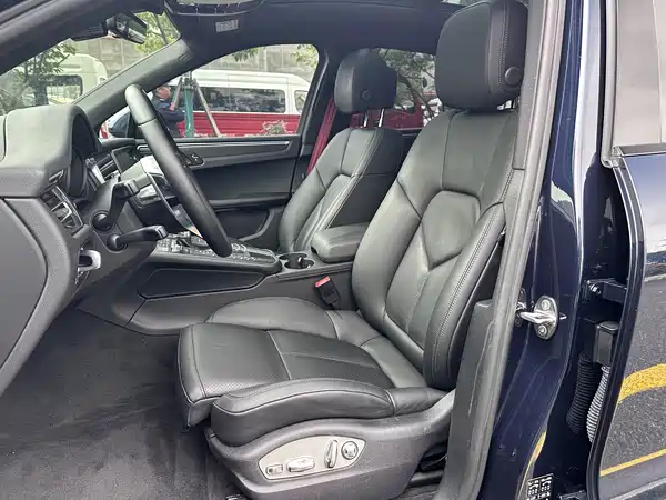 Porsche Macan 2021