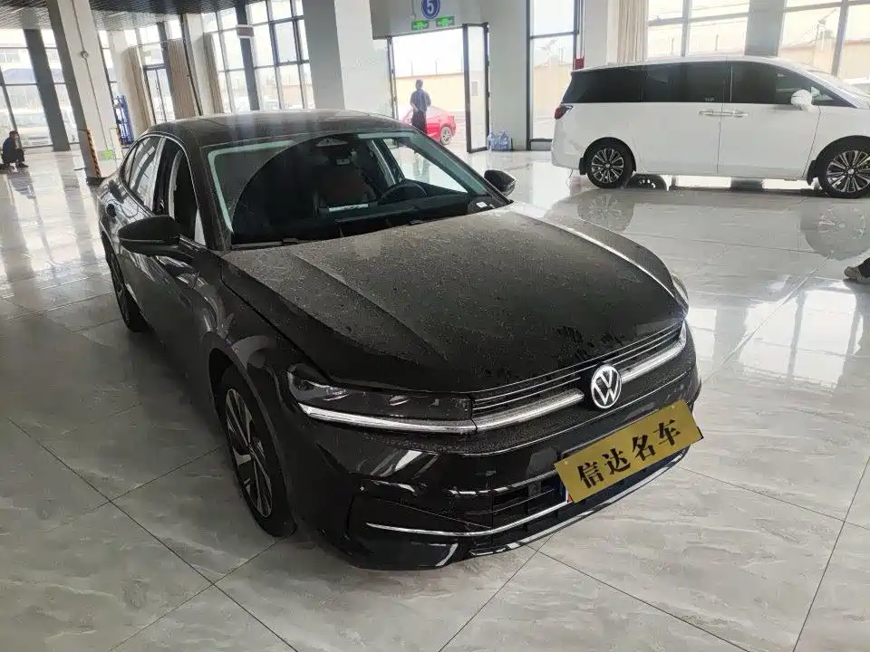 Volkswagen Magotan 2025