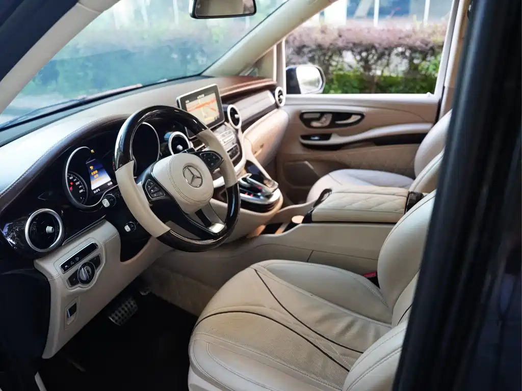 Mercedes-Benz V-Class 2016 — фото 12