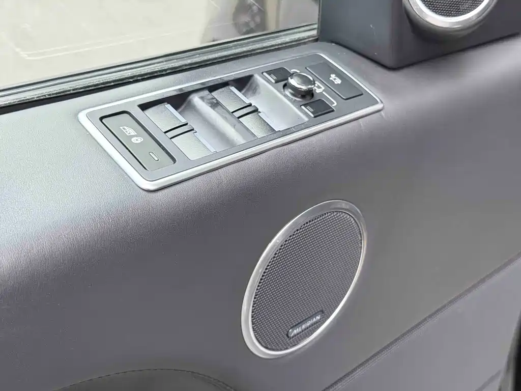 Land Rover Range Rover 2019 — фото 18